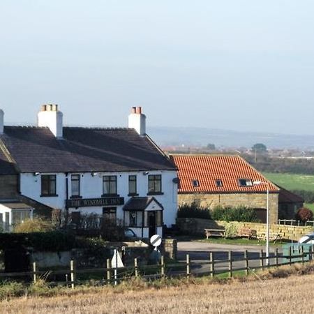 The Windmill Inn - Whitby Stainsacre Buitenkant foto