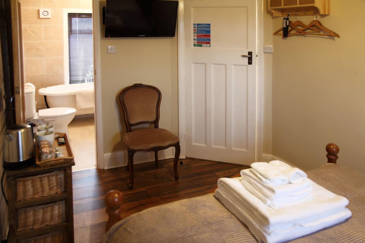 The Windmill Inn - Whitby Stainsacre Buitenkant foto